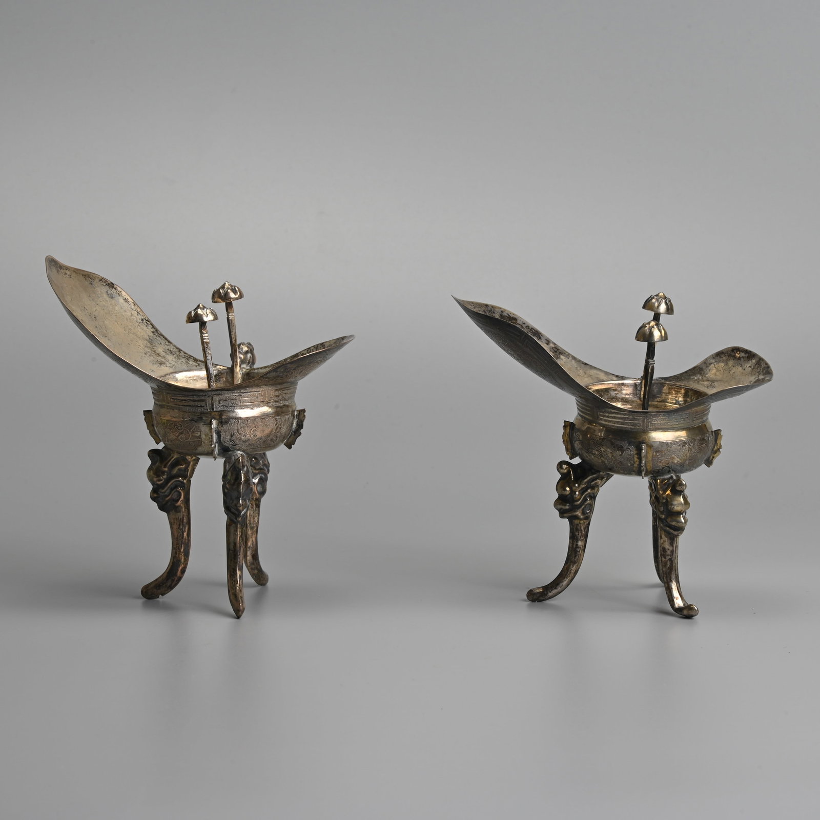 TWO CHINESE WHITE METAL 'JUE' CUPS, EARLY 20TH CENTURY. (1 of 9)