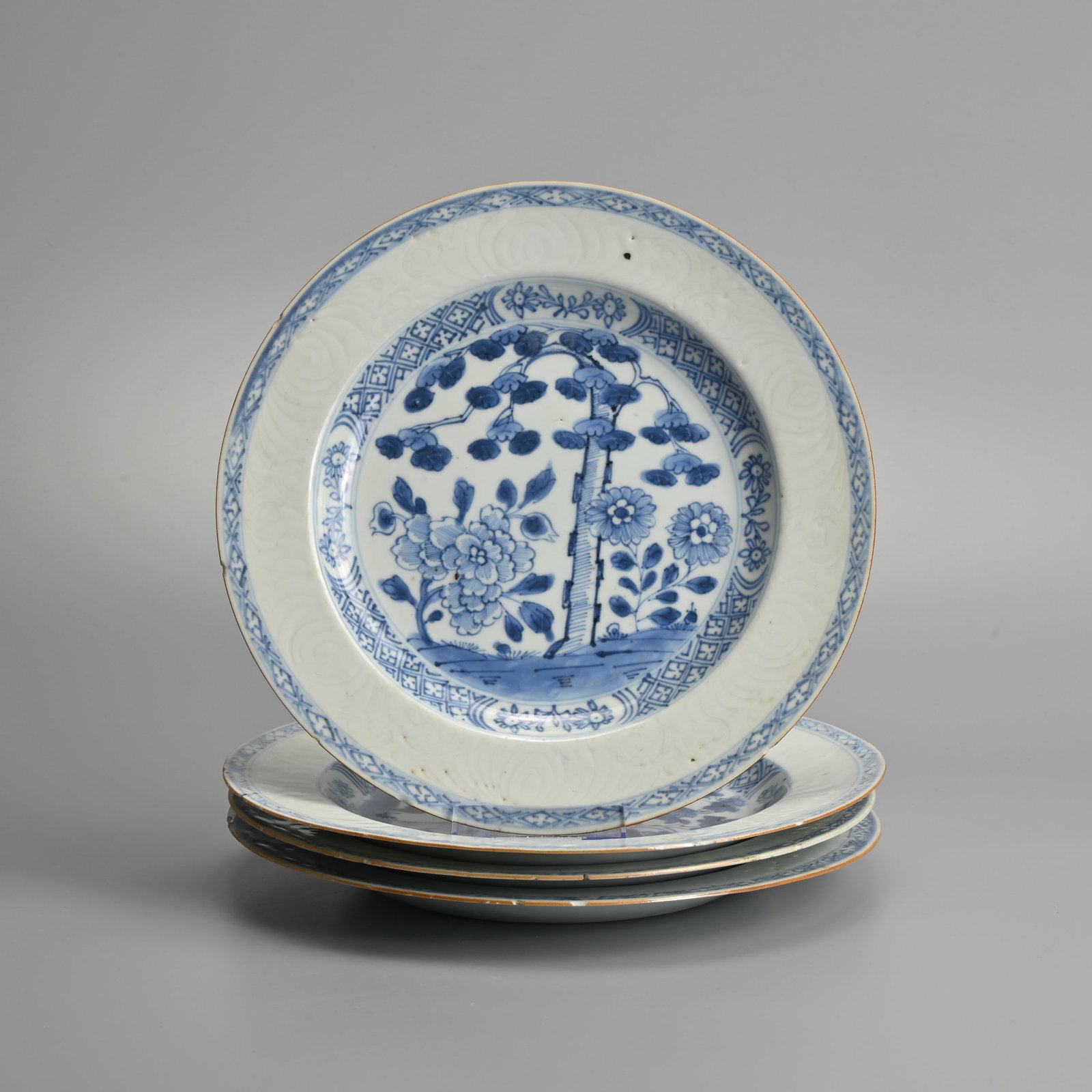 A GROUP OF FOUR CHINESE BLUE AND WHITE PORCELAIN DISHES, 18TH CENTURY. (1 of 9)