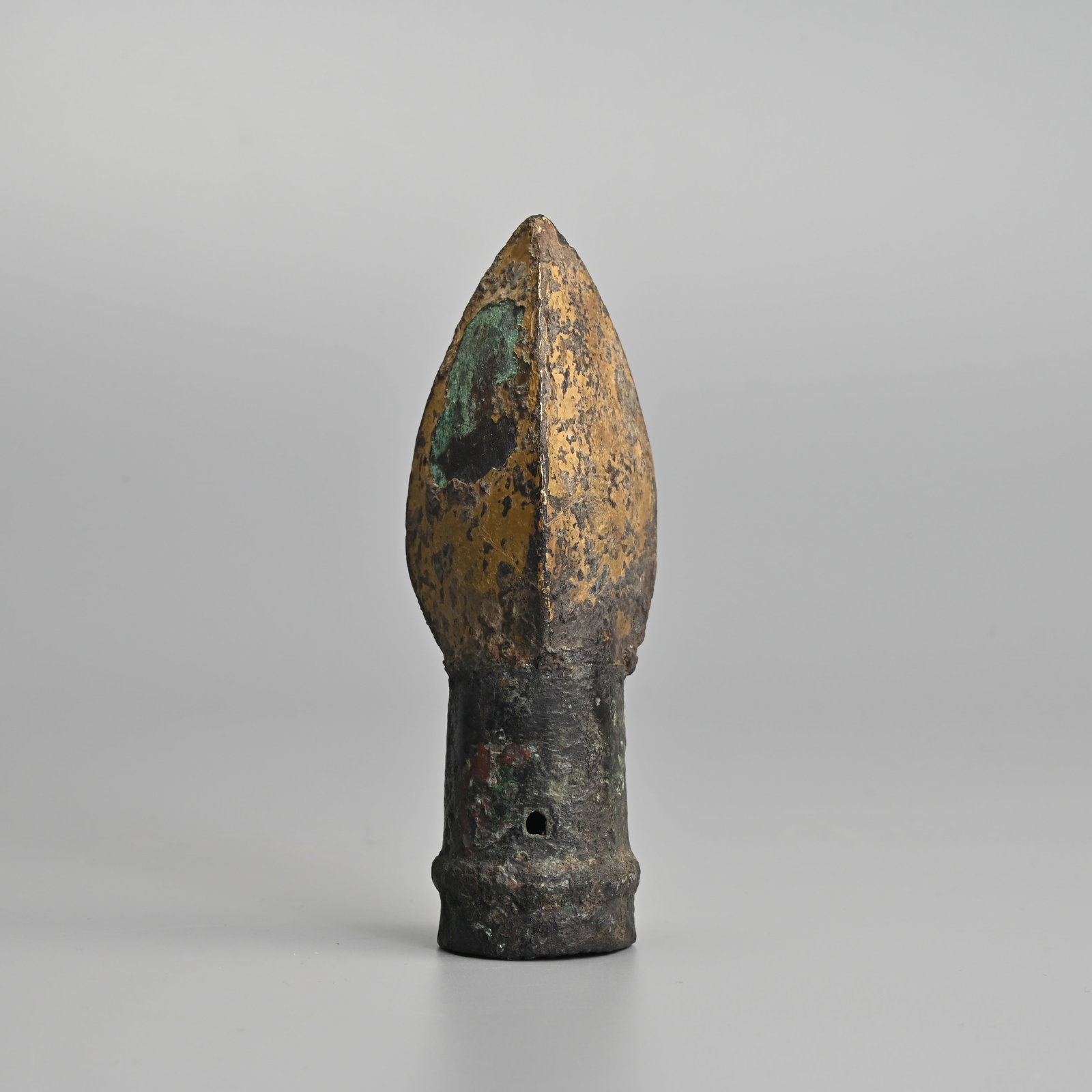 A CHINESE PARCEL GILT BRONZE CEREMONIAL SPEARHEAD / FITTING, WARRING STATES / HAN DYNASTY. (1 of 6)