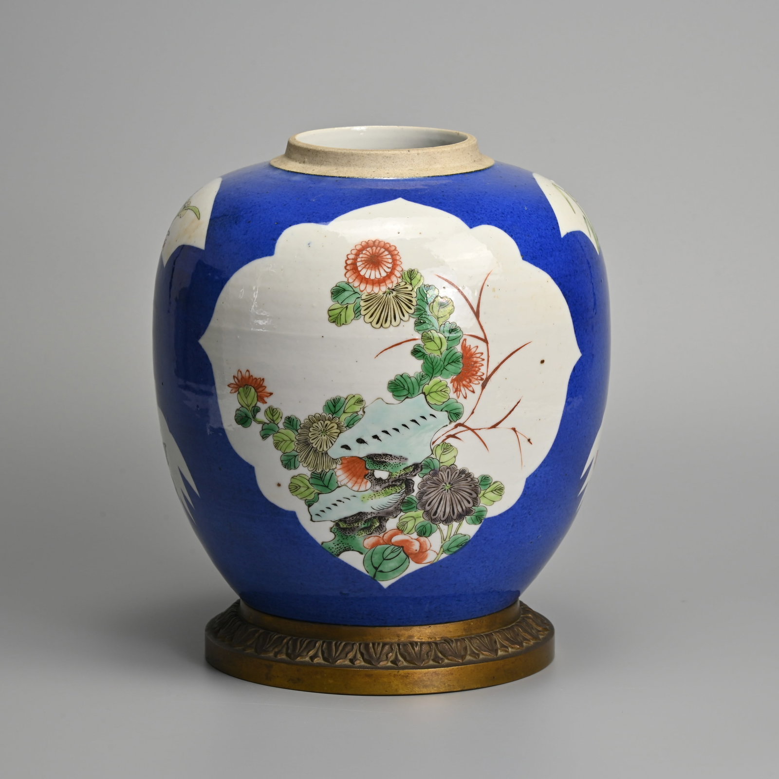 A CHINESE POWDER BLUE GROUND FAMILLE VERTE PORCELAIN JAR ON METAL STAND, 19TH CENTURY. (1 of 6)