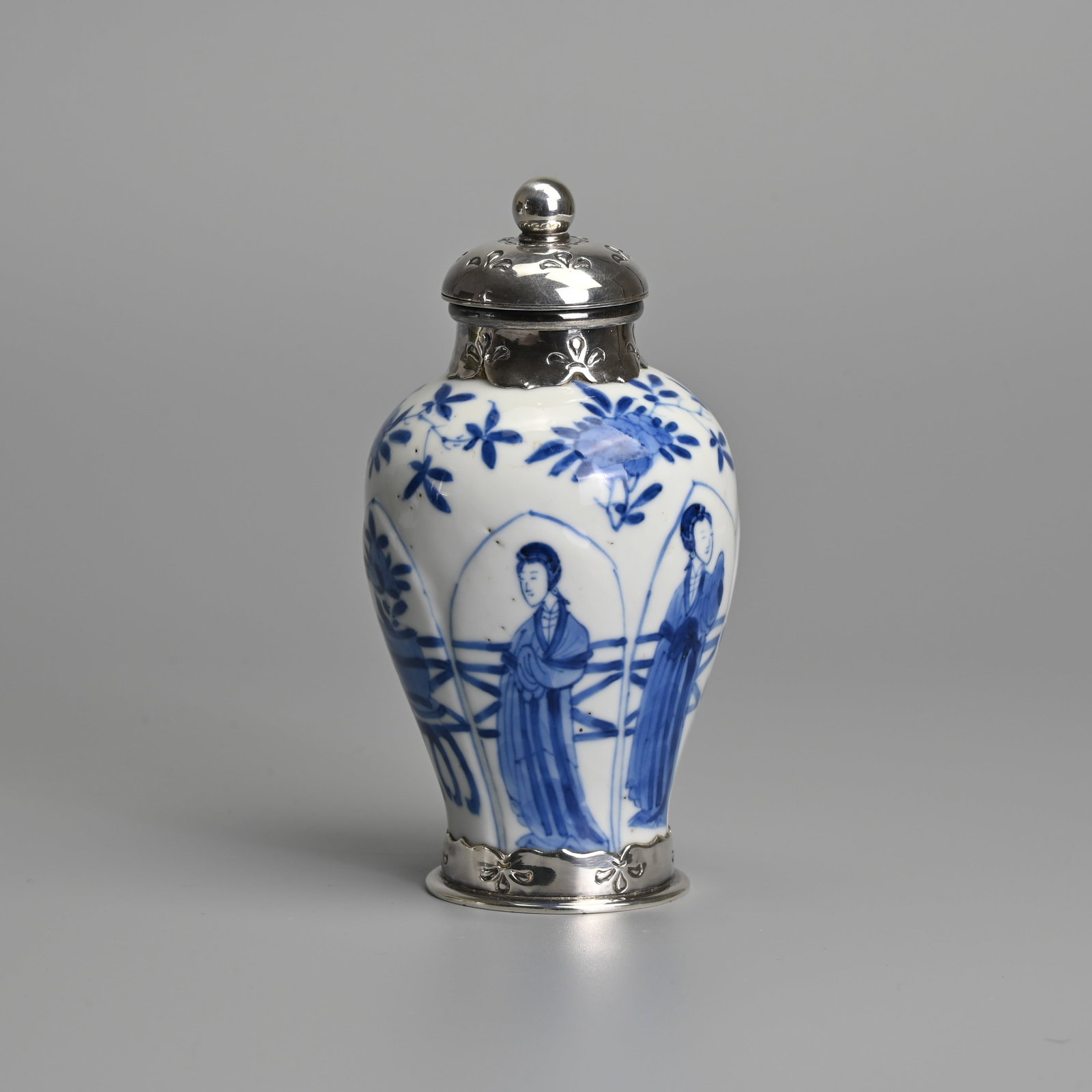 A CHINESE BLUE AND WHITE 'LONG ELIZA' PORCELAIN VASE WITH WHITE METAL MOUNTS AND COVER, KANGXI (1 of 7)