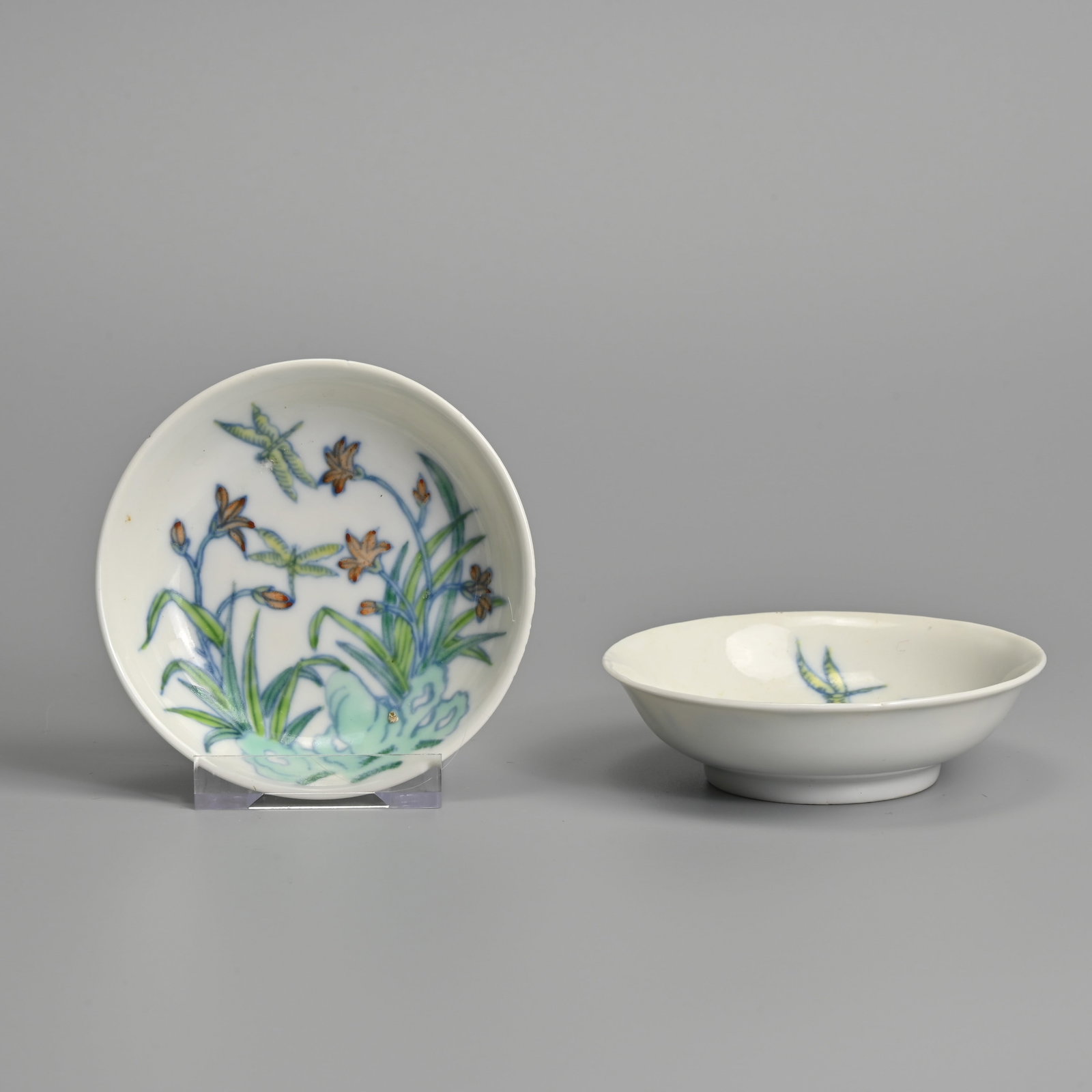 A PAIR OF CHINESE DOUCAI PORCELAIN SAUCERS, GUANGXU MARKS, LATE QING / REPUBLIC PERIOD. (1 of 7)