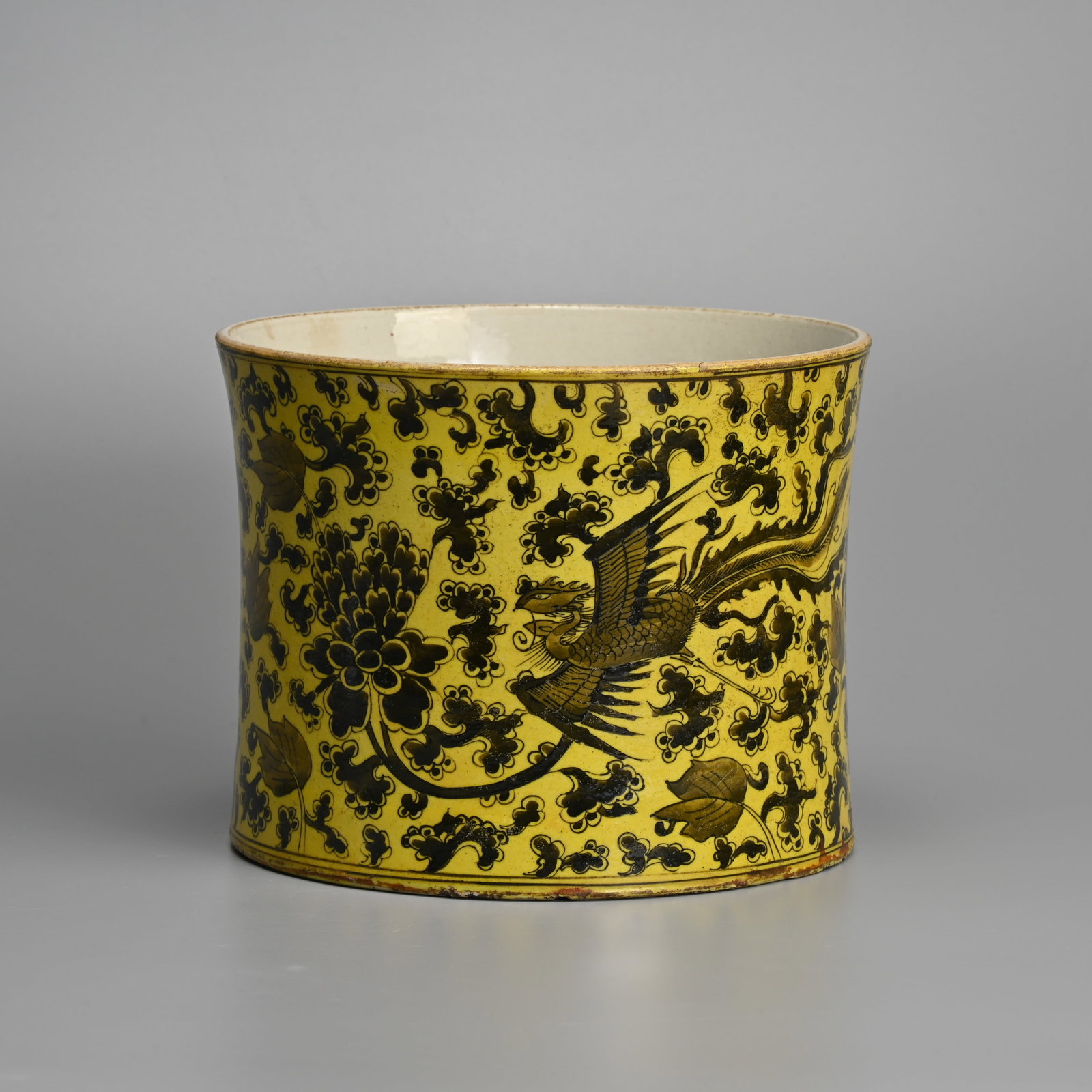 A CHINESE YELLOW GROUND AND GRISAILLE DECORATED PORCELAIN 'PHOENIX' BRUSH POT, BITONG, 19TH CENTURY, (1 of 6)
