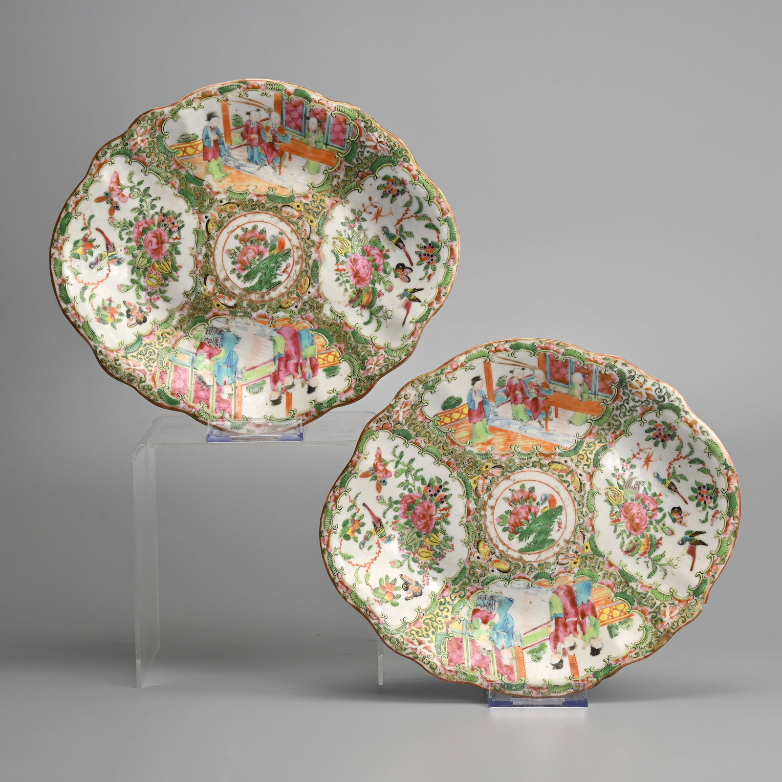 A PAIR OF CHINESE CANTON FAMILLE ROSE LOBED QUATREFOIL PORCELAIN DISHES, LATE QING DYNASTY. (1 of 8)