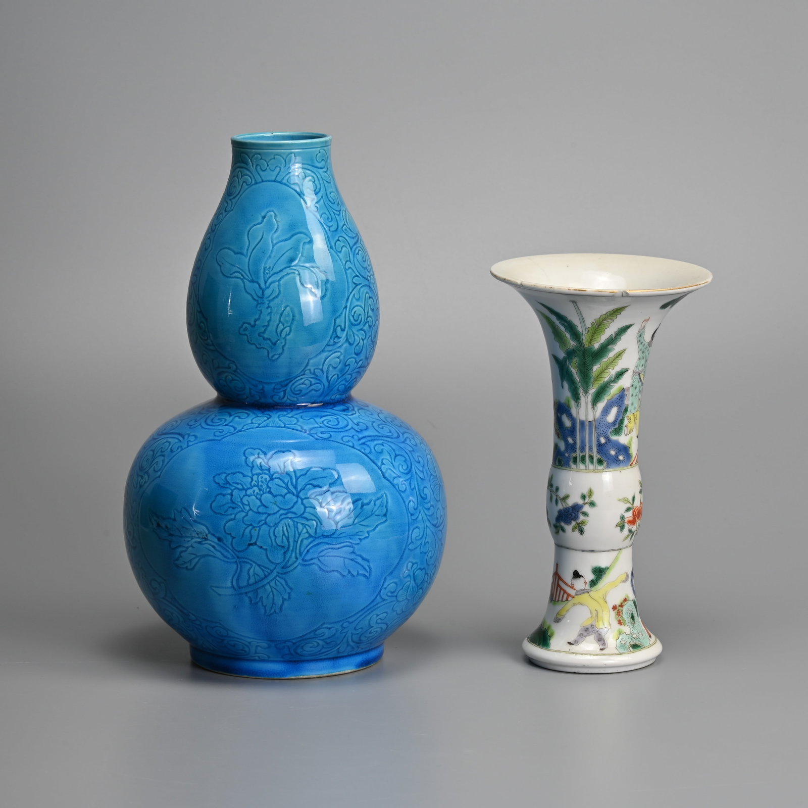 TWO CHINESE PORCELAIN VASES, REPUBLIC PERIOD. (1 of 16)