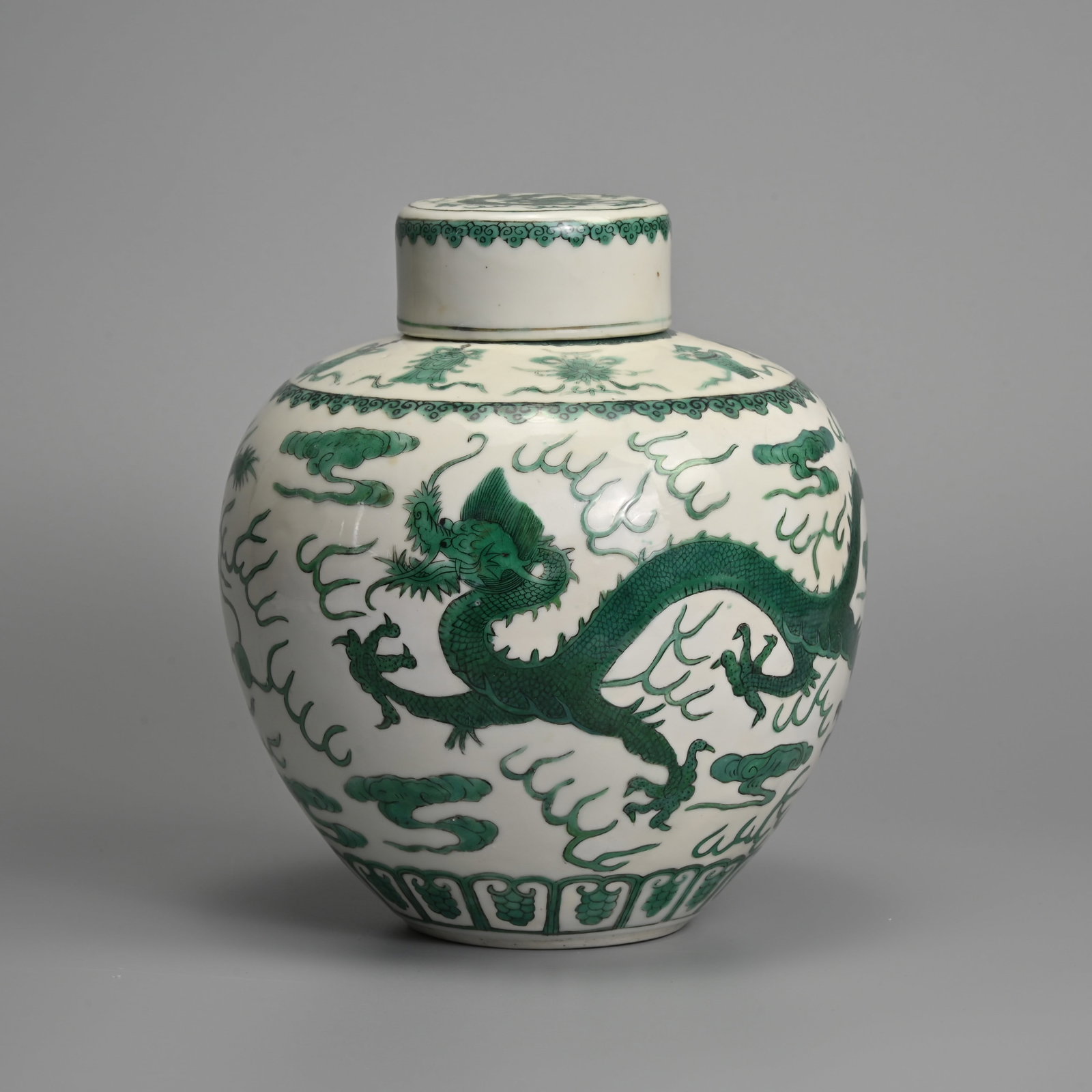 A CHINESE GREEN ENAMELLED 'DRAGON' PORCELAIN JAR AND COVER, DAOGUANG MARK, REPUBLIC PERIOD. (1 of 9)