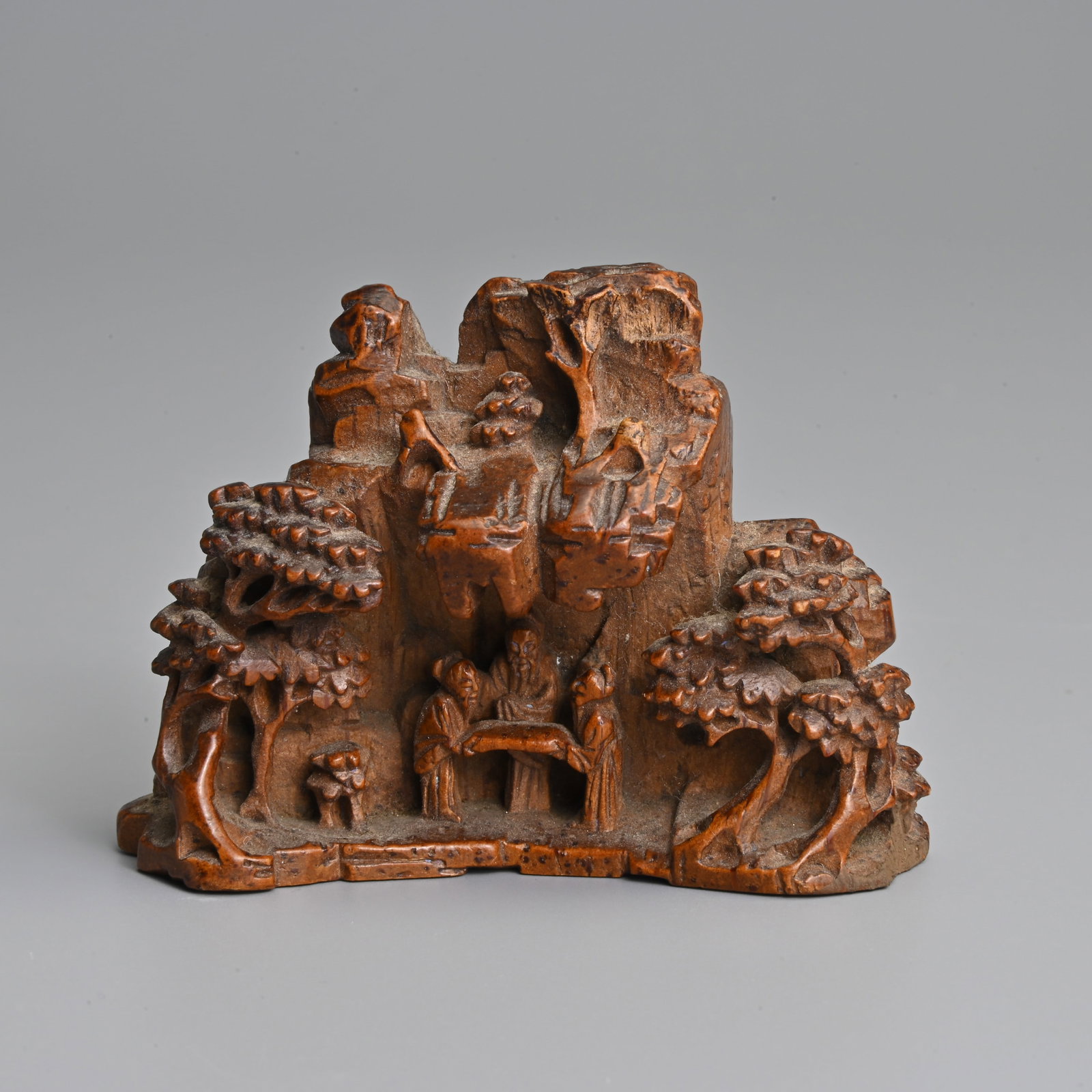 A FINE CHINESE CARVED BAMBOO BOULDER WITH SCHOLAR, 18/19TH CENTURY. (1 of 6)