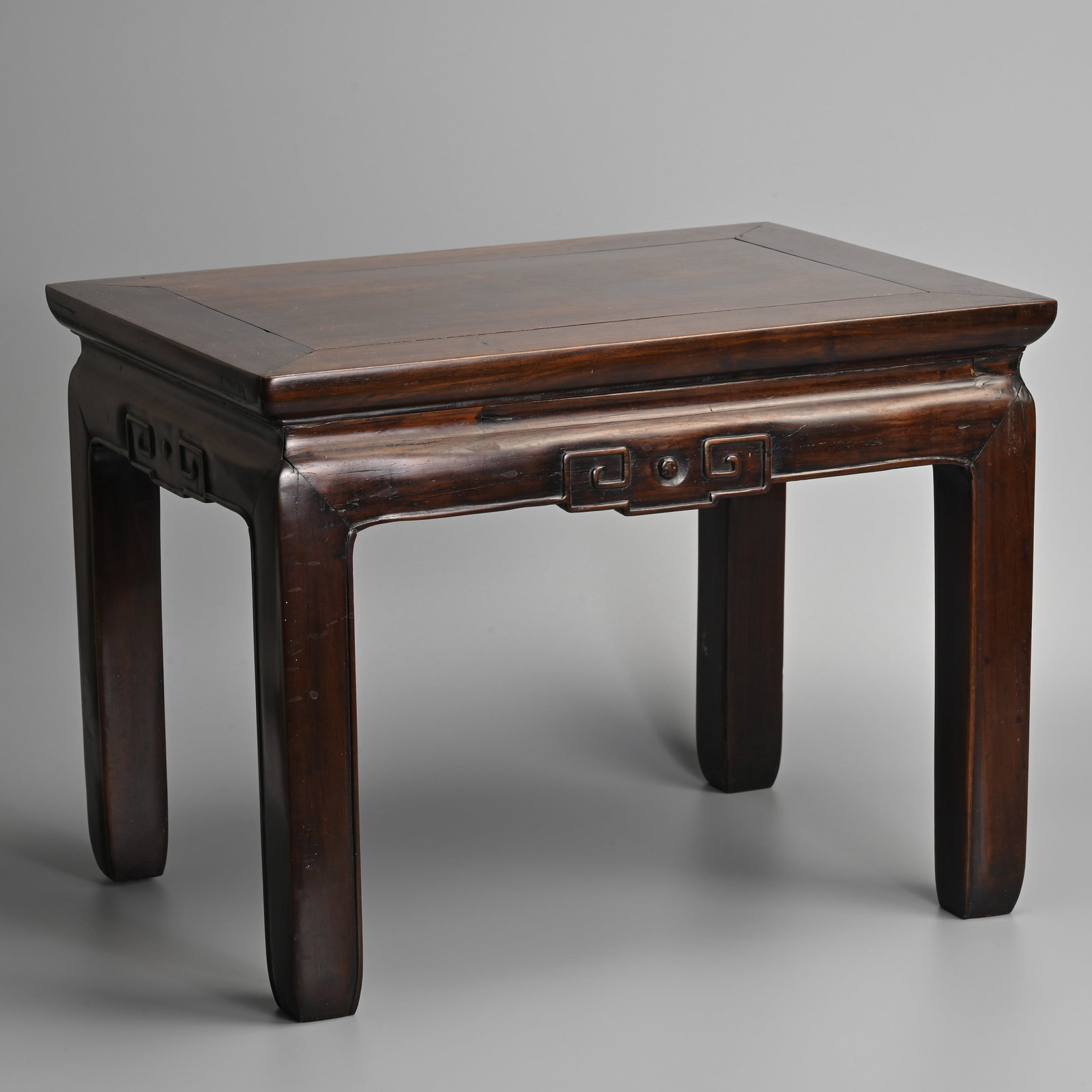 A CHINESE HARDWOOD TABLE STAND, EARLY 20TH CENTURY. (1 of 6)