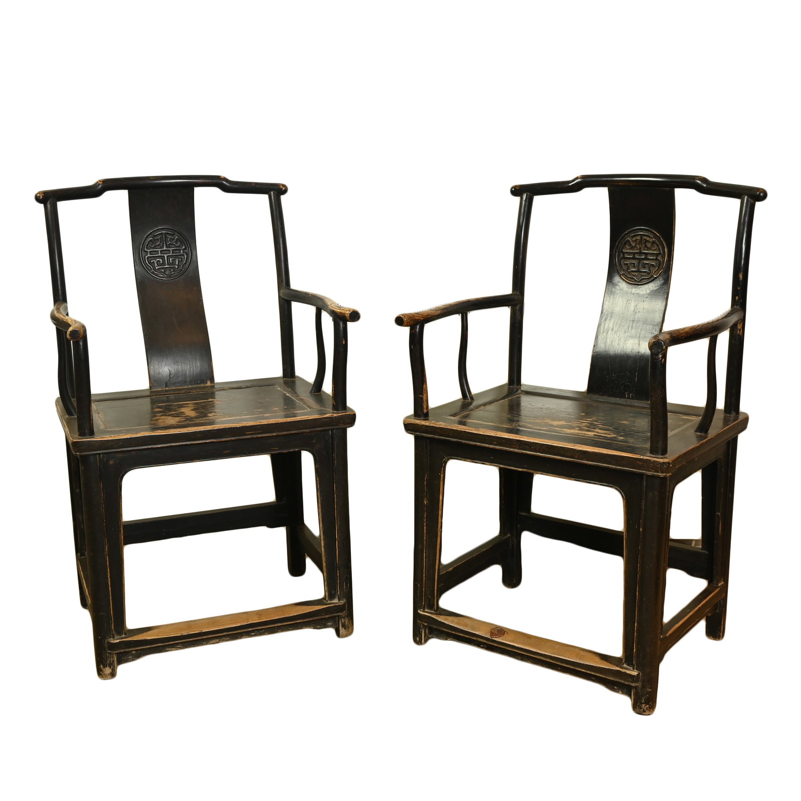 A LARGE PAIR OF CHINESE BLACK LACQUERED YUMU YOKEBACK ARMCHAIRS, 19/20TH CENTURY. (1 of 10)