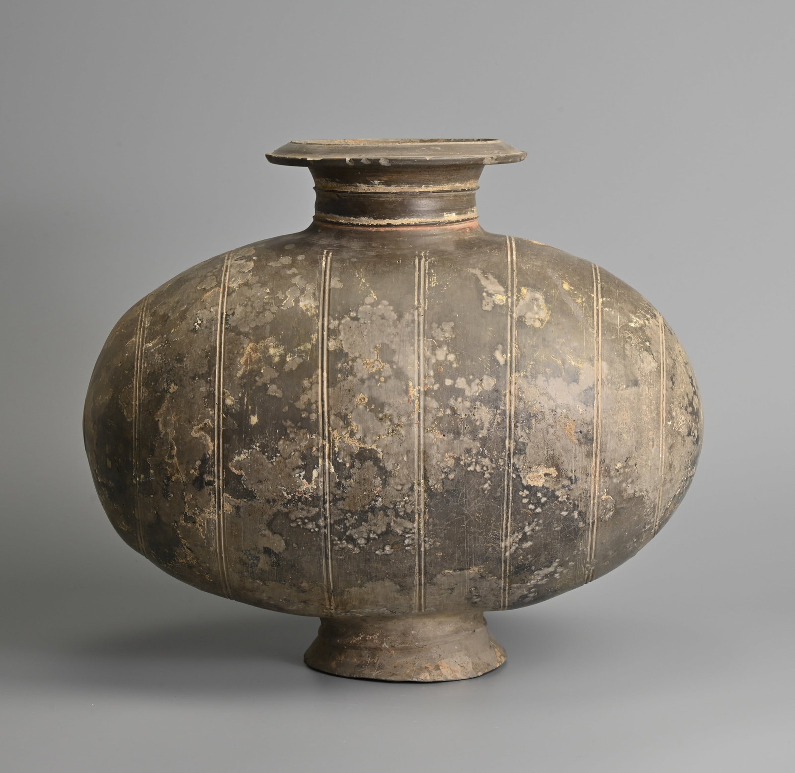 A LARGE CHINESE BURNISHED POTTERY COCOON JAR, WESTERN HAN DYNASTY (206BC - 8AD). (1 of 6)