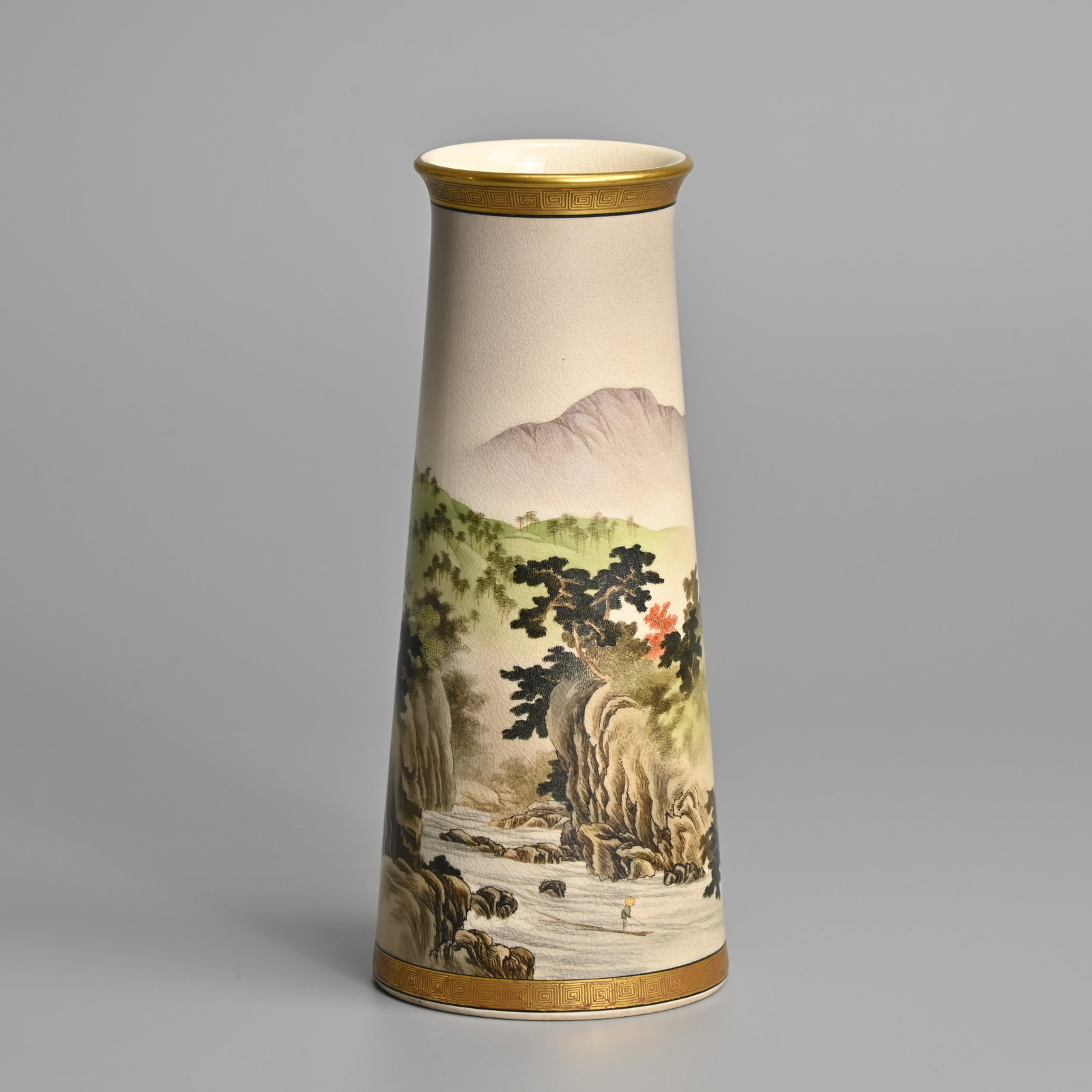A FINE JAPANESE SATSUMA WARE CONICAL VASE, KINKOZAN ZO, LATE MEIJI PERIOD. (1 of 6)