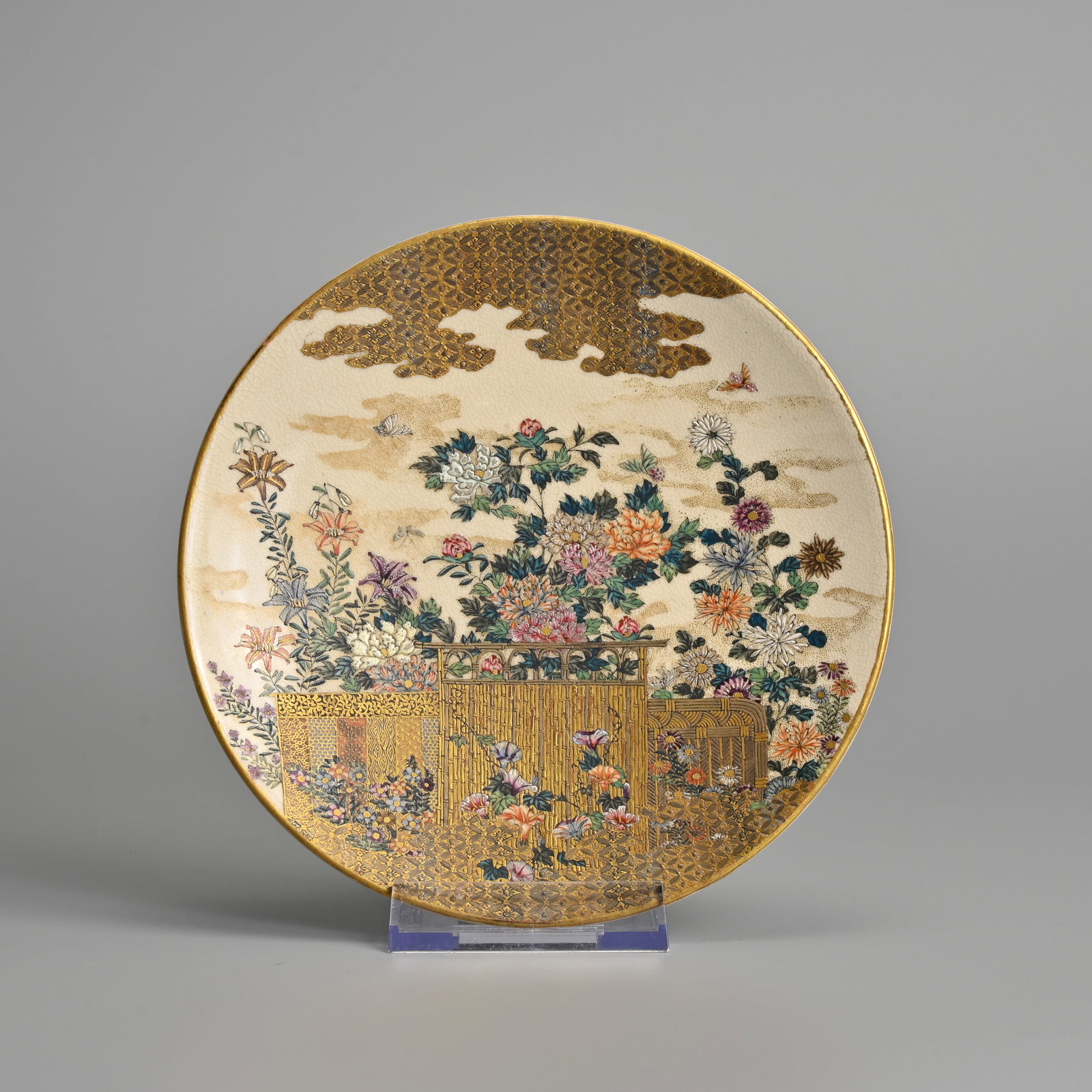 A FINE JAPANESE SATSUMA WARE DISH, LATE MEIJI PERIOD. (1 of 4)