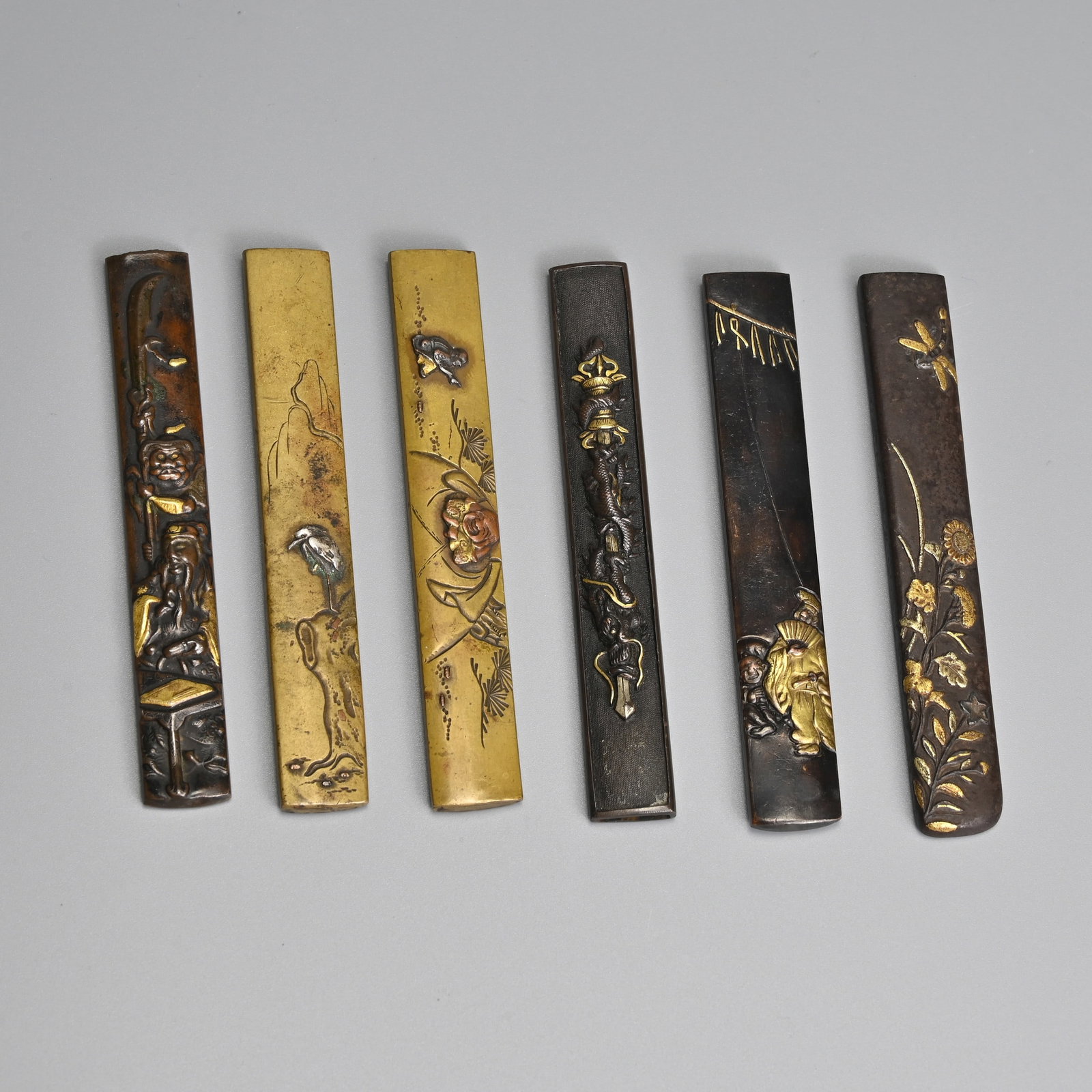 SIX JAPANESE KOZUKA, KNIFE HANDLES, EDO / MEIJI PERIOD. (1 of 4)