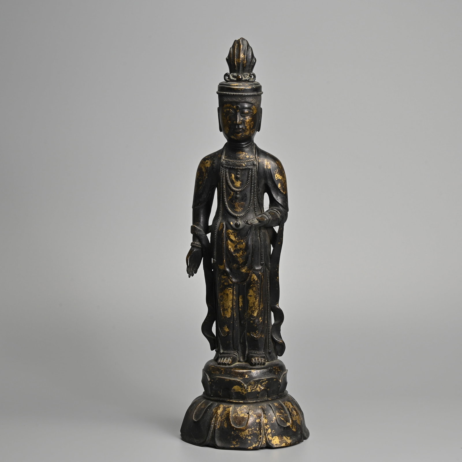A JAPANESE GILT BRONZE FIGURE OF BODHISATTVA KANNON, 19/20TH CENTURY. (1 of 7)