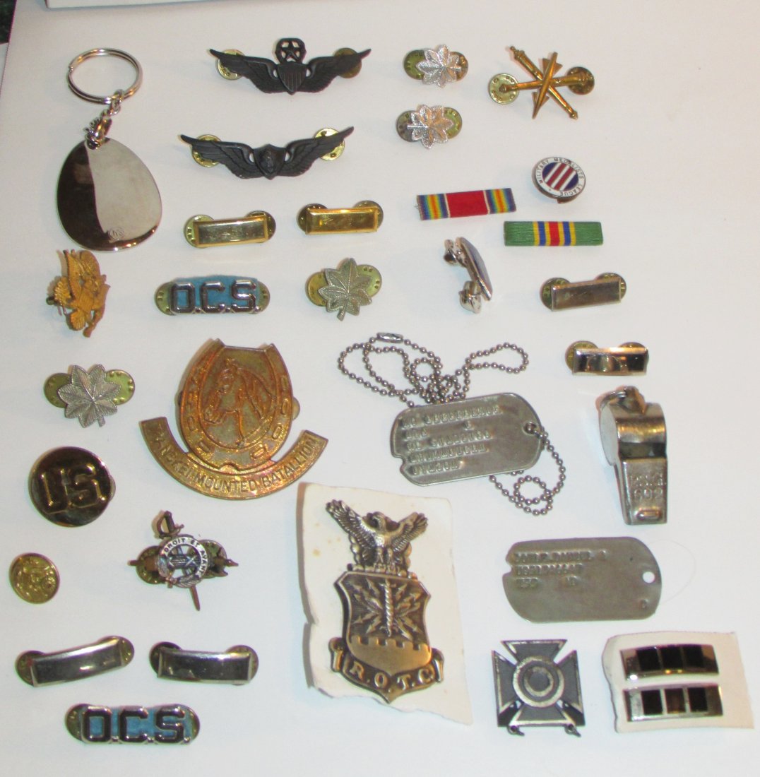 Approx 45 Pcs Vintage Miliary Medals Insignia Pins (1 of 16)
