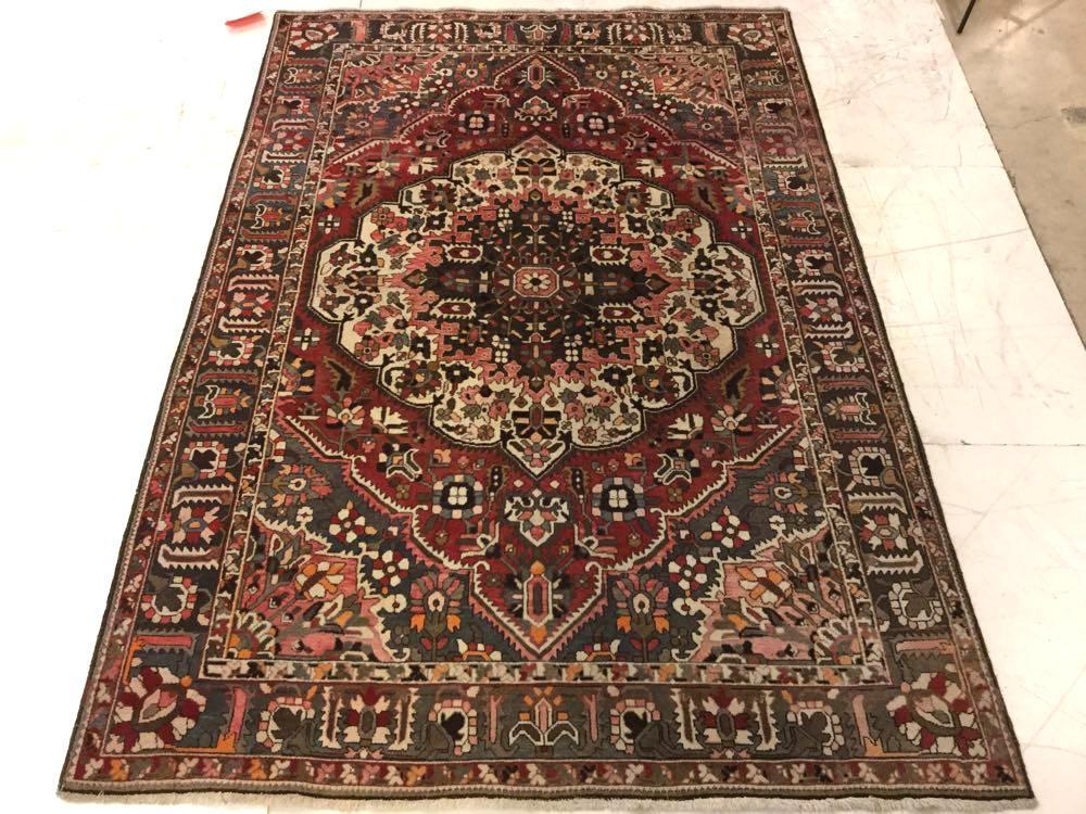 Handmade estate rug, 10' 2' x 7' 1': 10' 2' x 7' 1' 