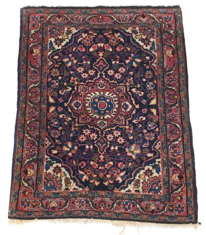 Small handmade area rug, 2'8 x 2'1: 2'8 x 2'1