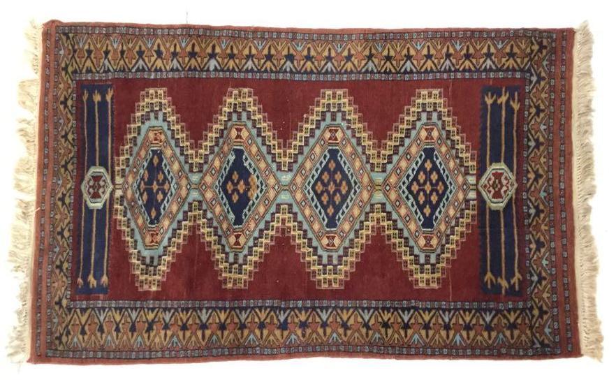 Handmade Estate Rug (1 of 3)