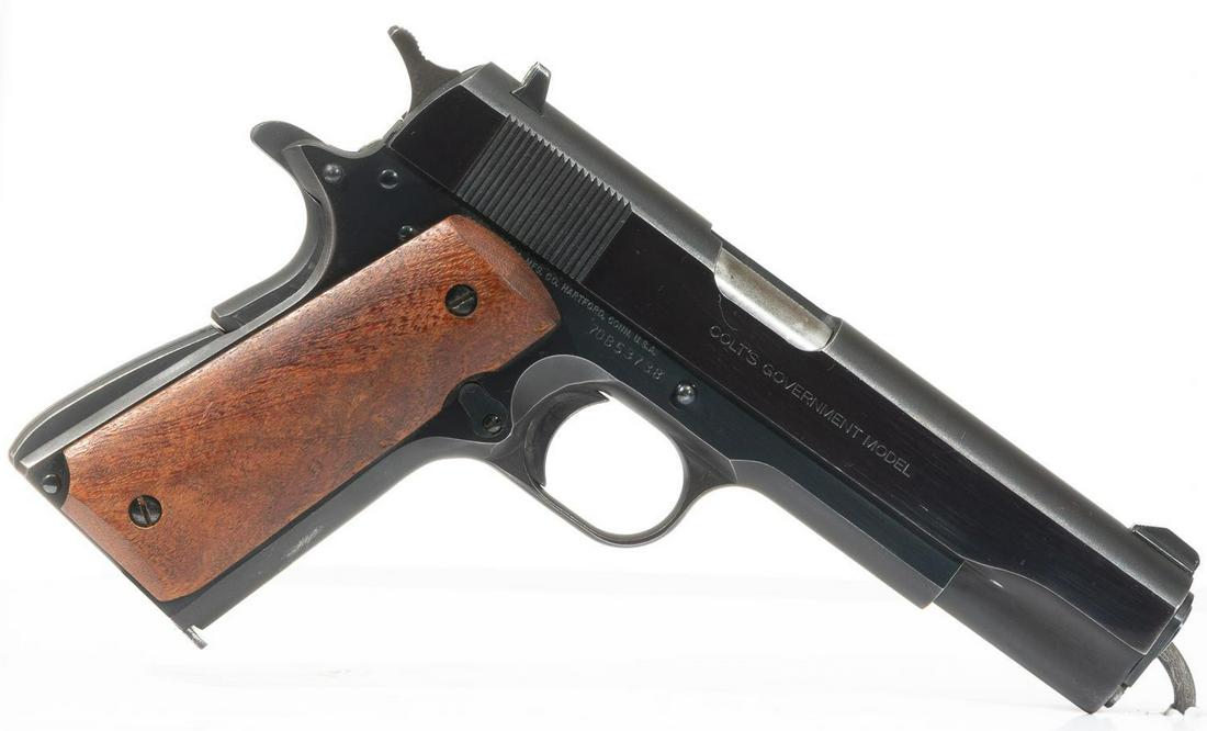 Colt Government .45 Mark IV Series 70 Semi-Automatic: Serial: 705C46959 Manufacturer: Colt Model: Government Mark IV Series 70 Caliber: .45 ACP Barrel length: 5" Condition: Good Extra magazine Provenance: The Estate of Dr. Thomas Romo, Jr. (San Antonio, 
