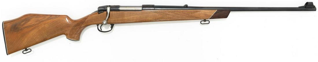 Smith & Wesson .308 Bolt Action Rifle: Serial: 358705 Manufacturer: Smith & Wesson Model: Caliber: .308 Barrel length: Condition: Excellent; with box Provenance: The Estate of Dr. Thomas Romo, Jr. (San Antonio, Texas) ALL firearms and ammu