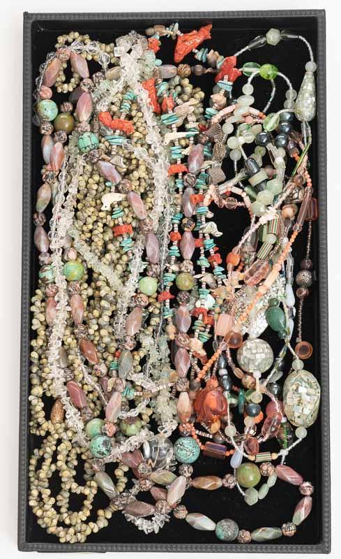 Lot of Approx. 25 Pieces of Costume Jewelry (1 of 2)