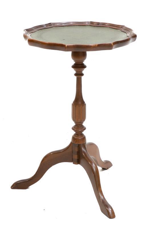 English-Style Candle Stand (1 of 2)
