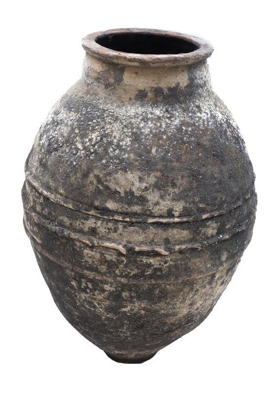 Large Rustic Garden Urn (1 of 2)