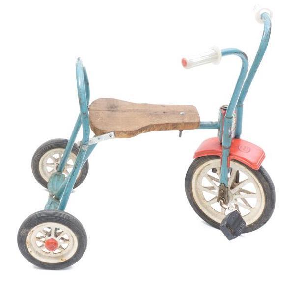 Vintage Child's Tricycle Toy (1 of 4)