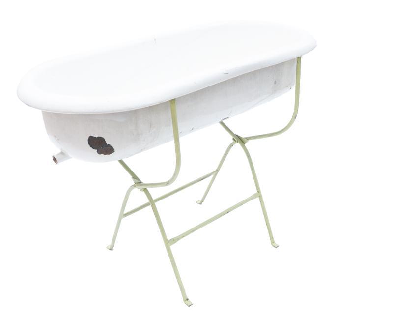 Rustic Farmhouse Enamel Tub on Stand (1 of 3)