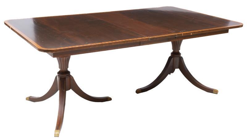Duncan Phyfe-Style Extendable Dining Table (1 of 8)