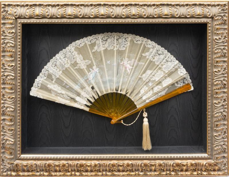Framed Lace Folding Fan (1 of 2)
