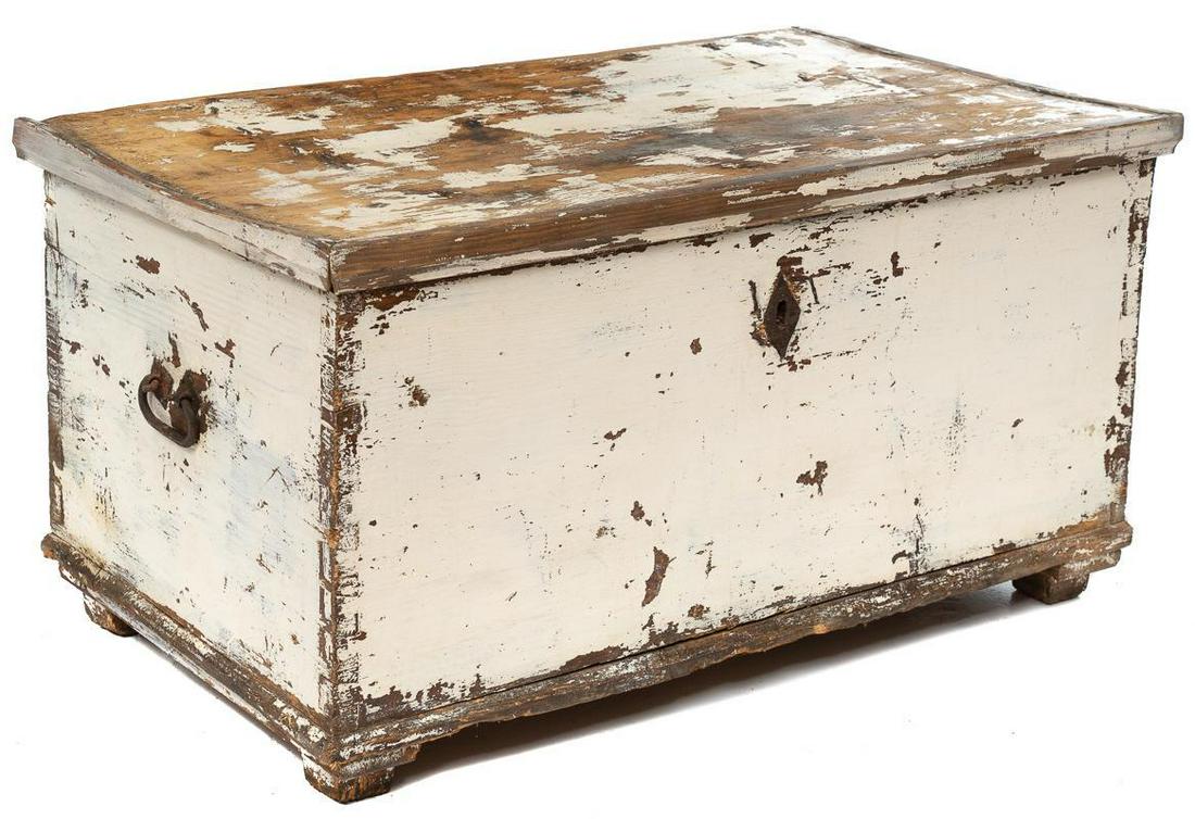 Rustic Farmhouse Trunk (1 of 4)