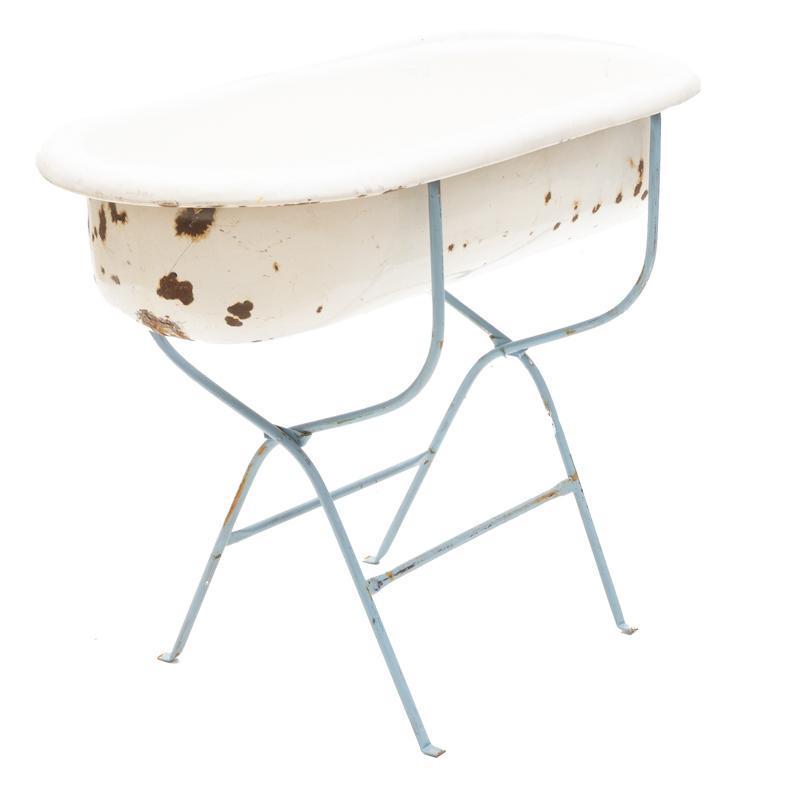 Farmhouse-Style Enamel Tub on Stand (1 of 3)