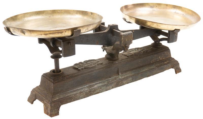 Vintage Cast Iron Double-Pan Balance Scale (1 of 5)