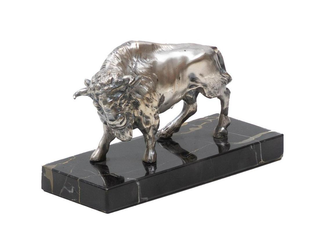 Silver Buffalo Desk Topper with Marble Base: Silver buffalo desk topper with black and white marble base 4.5 x 6.5 x 3" Provenance: An Alamo Heights, TX Estate We happily provide seamless shipping services on everything we sell. Please email us 