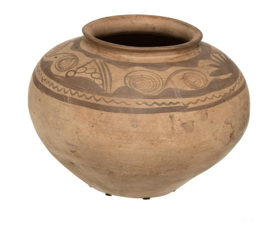 Native American Earthenware Pot (1 of 3)