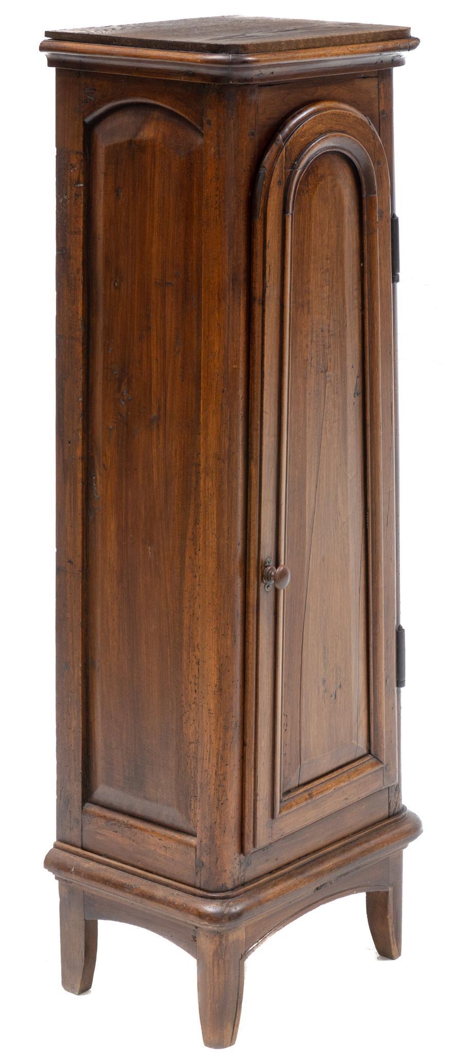 French Provincial Linen Cabinet (1 of 4)