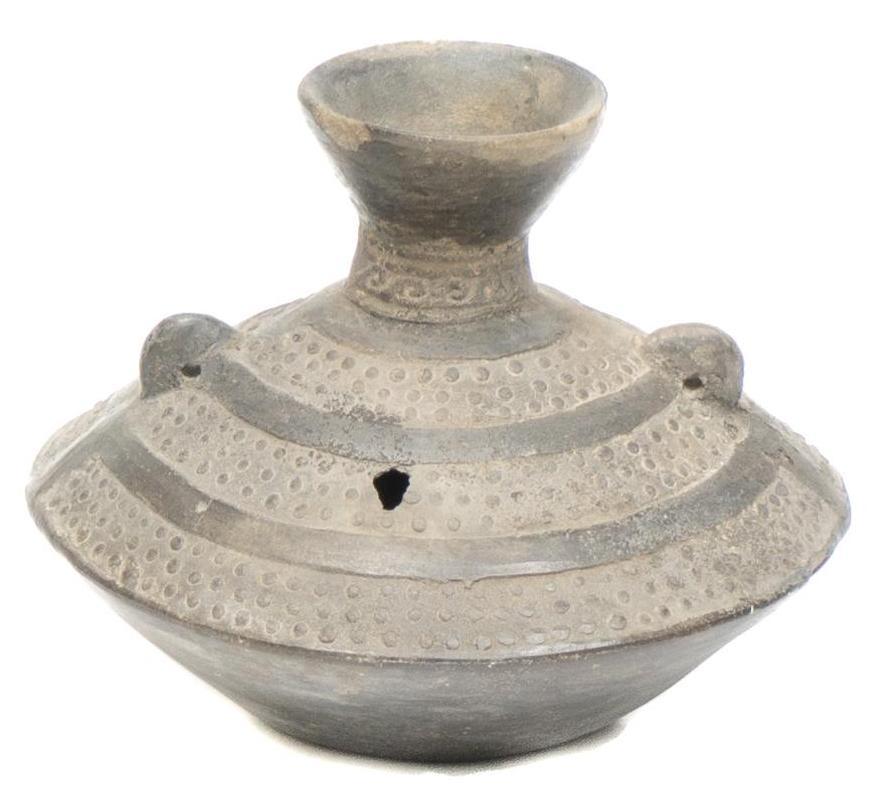 Peruvian Aryballos Vessel (1 of 3)