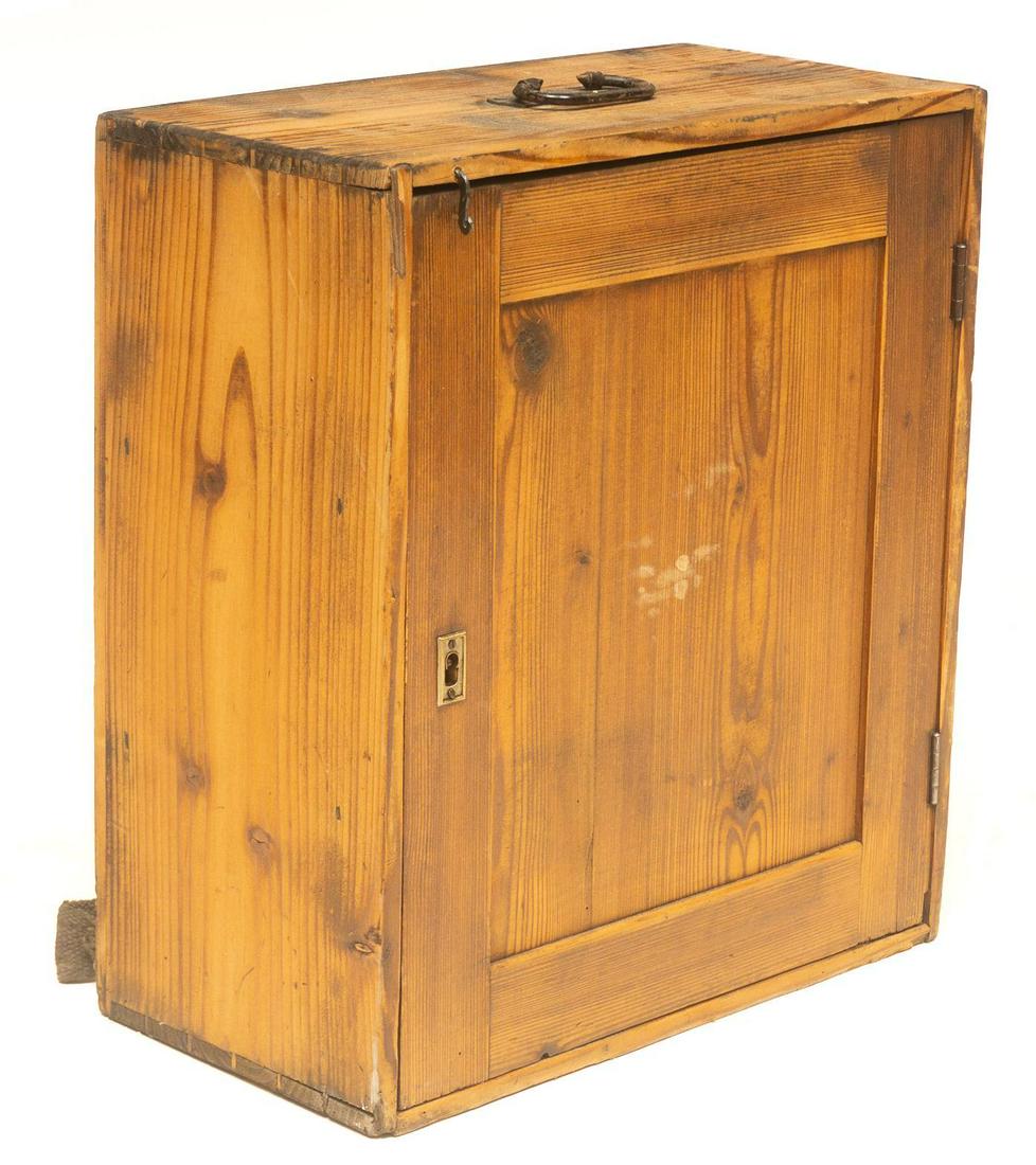 Rustic Salesman Carrying Case (1 of 4)