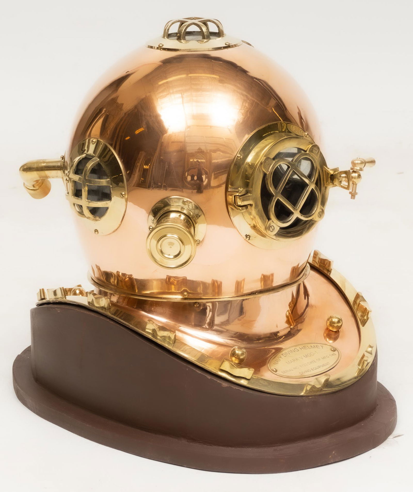 Reproduction Mark V MOD-1 Divers Helmet (1 of 4)