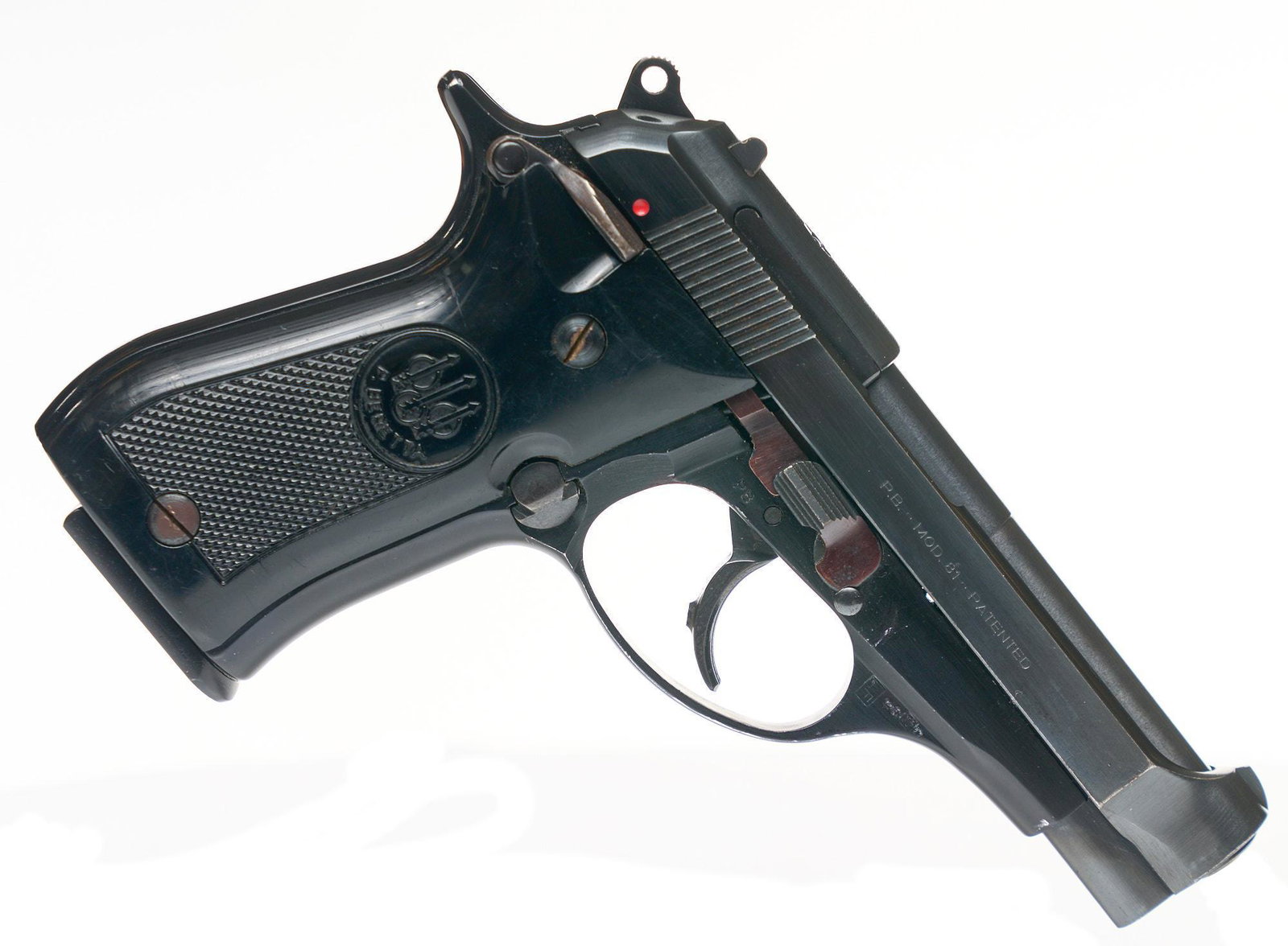 Beretta Model 81 .32 ACP Semi-Automatic Pistol: Serial:050760W Manufacturer: Beretta (1978) Model: Model 81 Caliber: .32 ACP Barrel length: 3.8" Condition: Good; signs of wear/use; scratches on frame/grips Includes:1 x 12 Round Magazine, new Wolf C