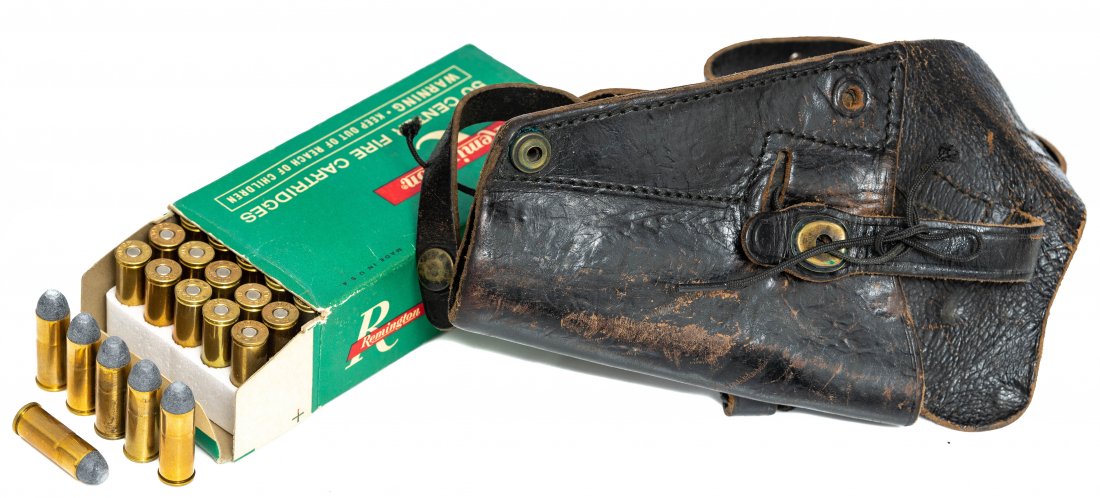 WWII US 1911 Holster W/ .45 Colt Ammunition: Includes: -WWII US 1911A1 leather shoulder holster (very worn; maker mark and US mark are worn down) -36 rounds of .45 Colt 250 Gr. lead ammunition We will happily provide seamless shipping services o