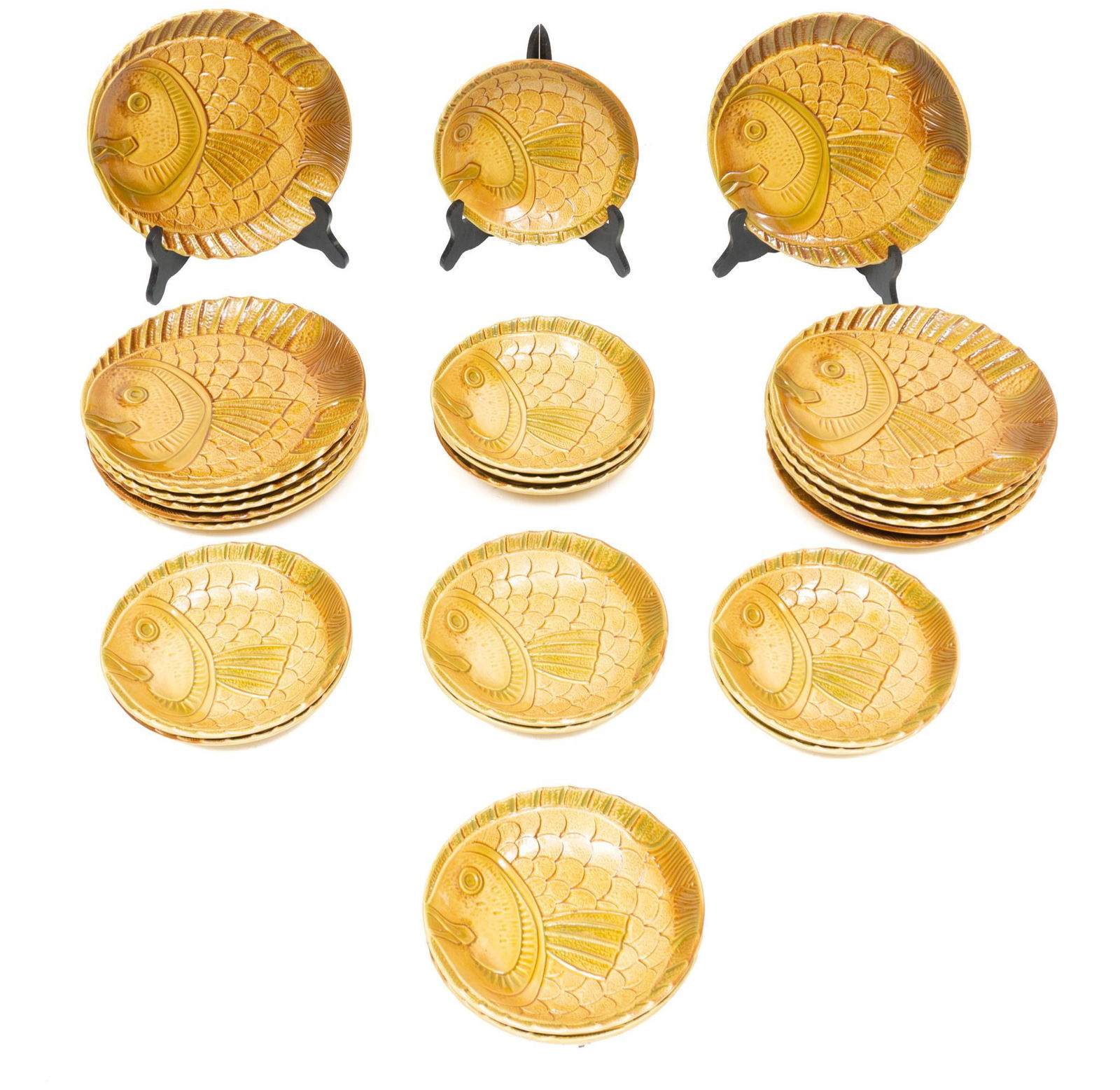 Set of 24 Ateliers D'Art du Revernay Fish Plates (1 of 5)