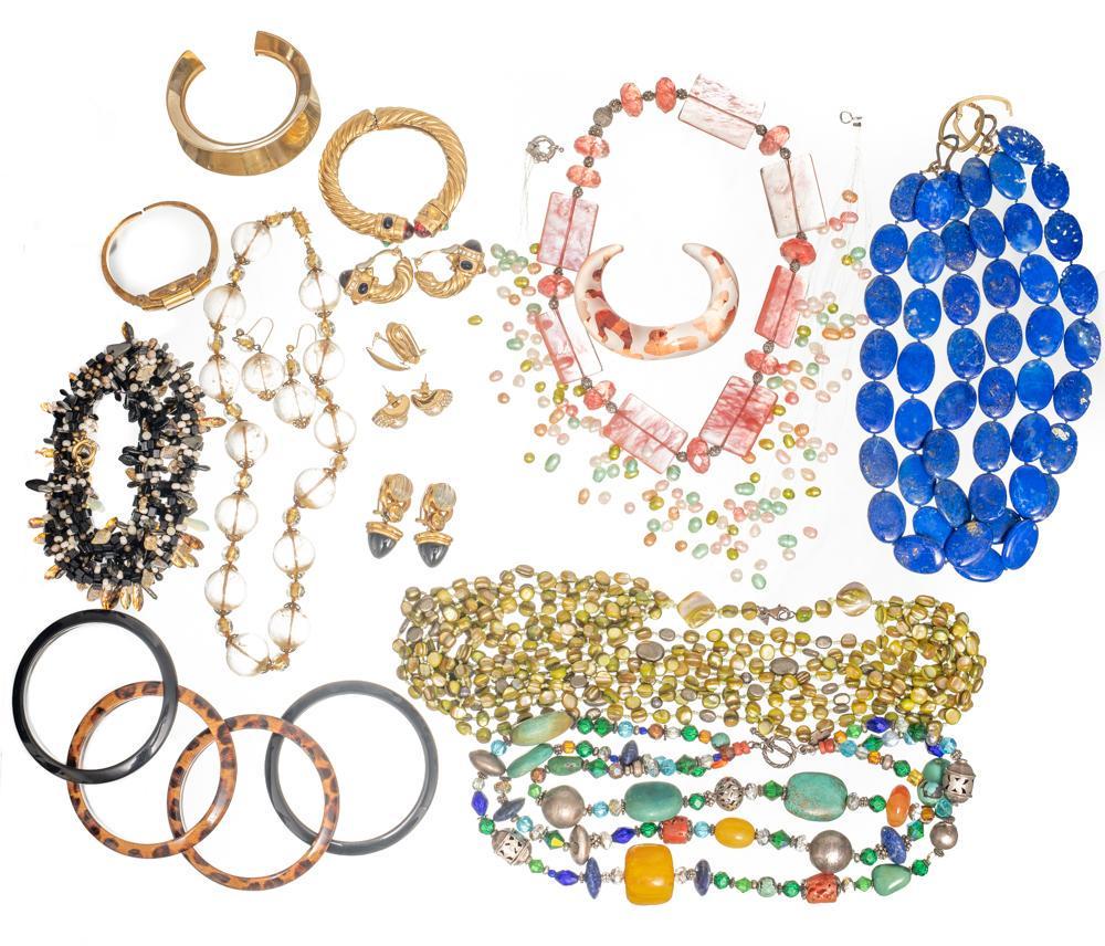 Lot of Approx. 15 Vintage Costume Jewelry (1 of 1)