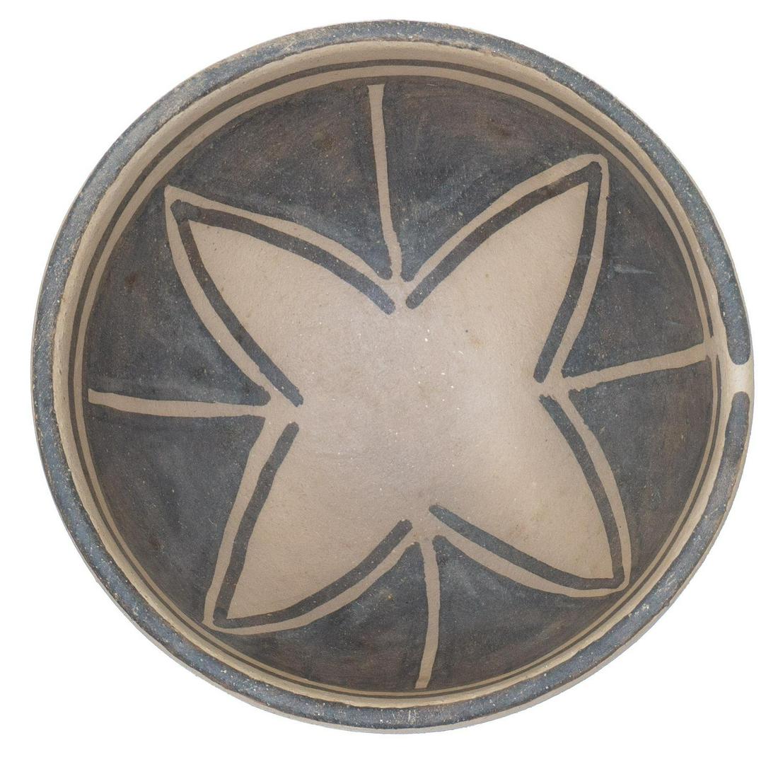 Hilda Coriz, Santa Domingo Pueblo Pottery Bowl (1 of 4)