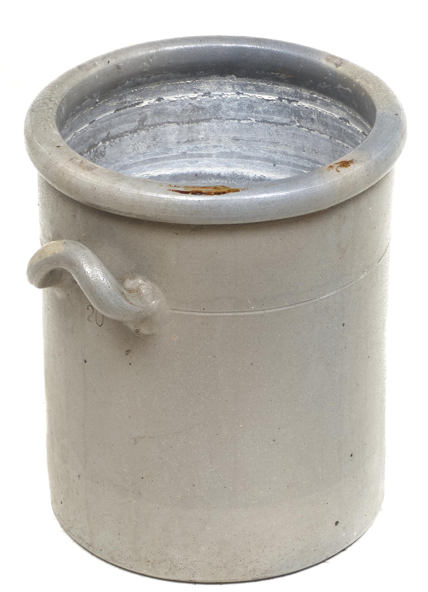 Vintage Earthenware Crock (1 of 4)