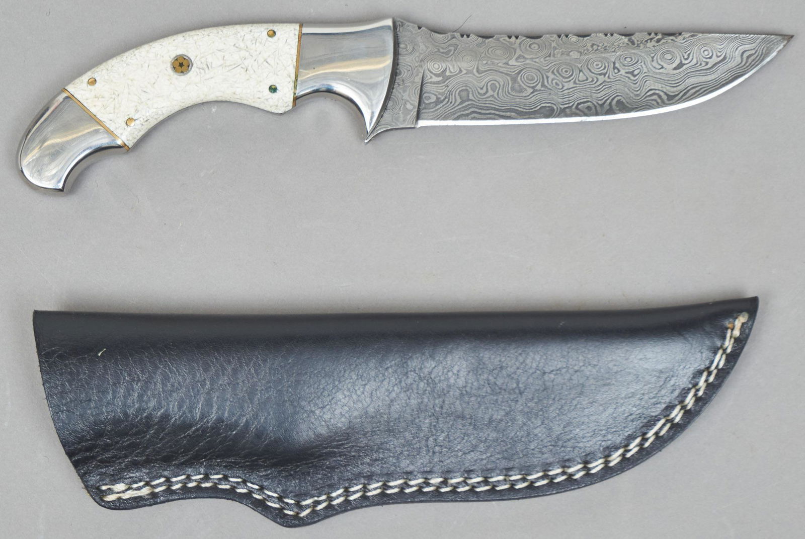 Damascus Steel Pearl Handled Knife (1 of 6)