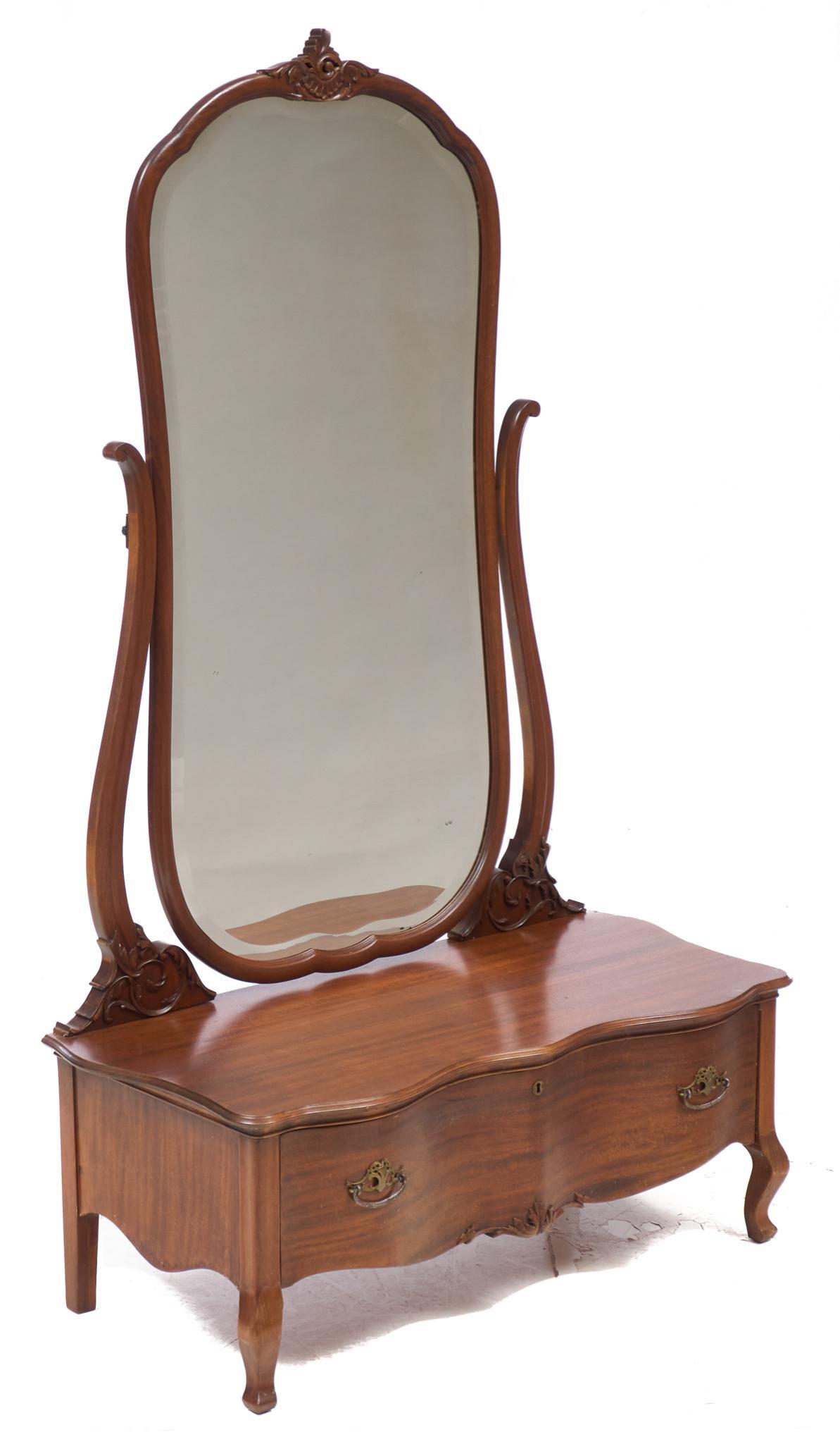 Vintage American Vanity (1 of 4)