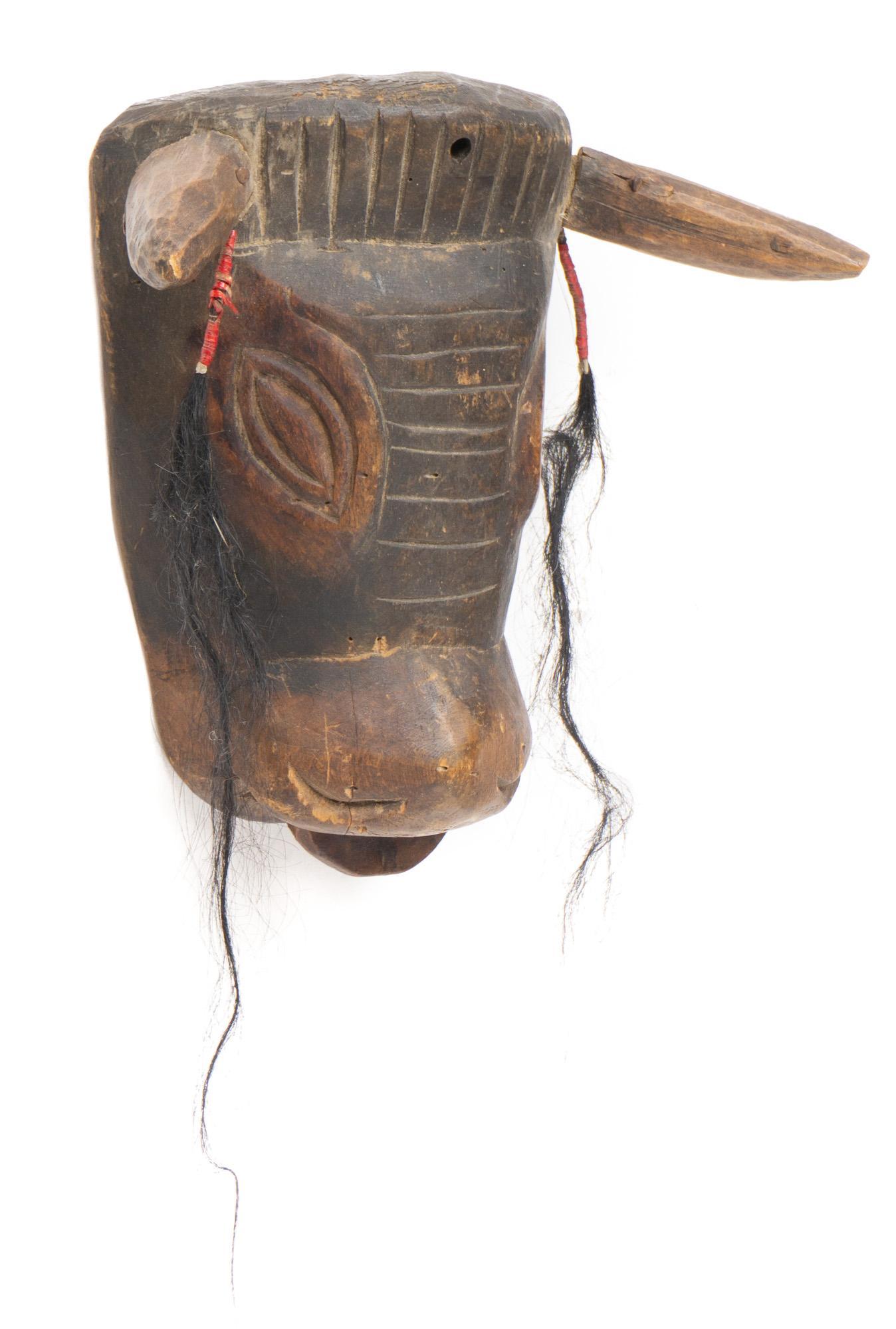 Period Native American Steer Head Mask (1 of 4)