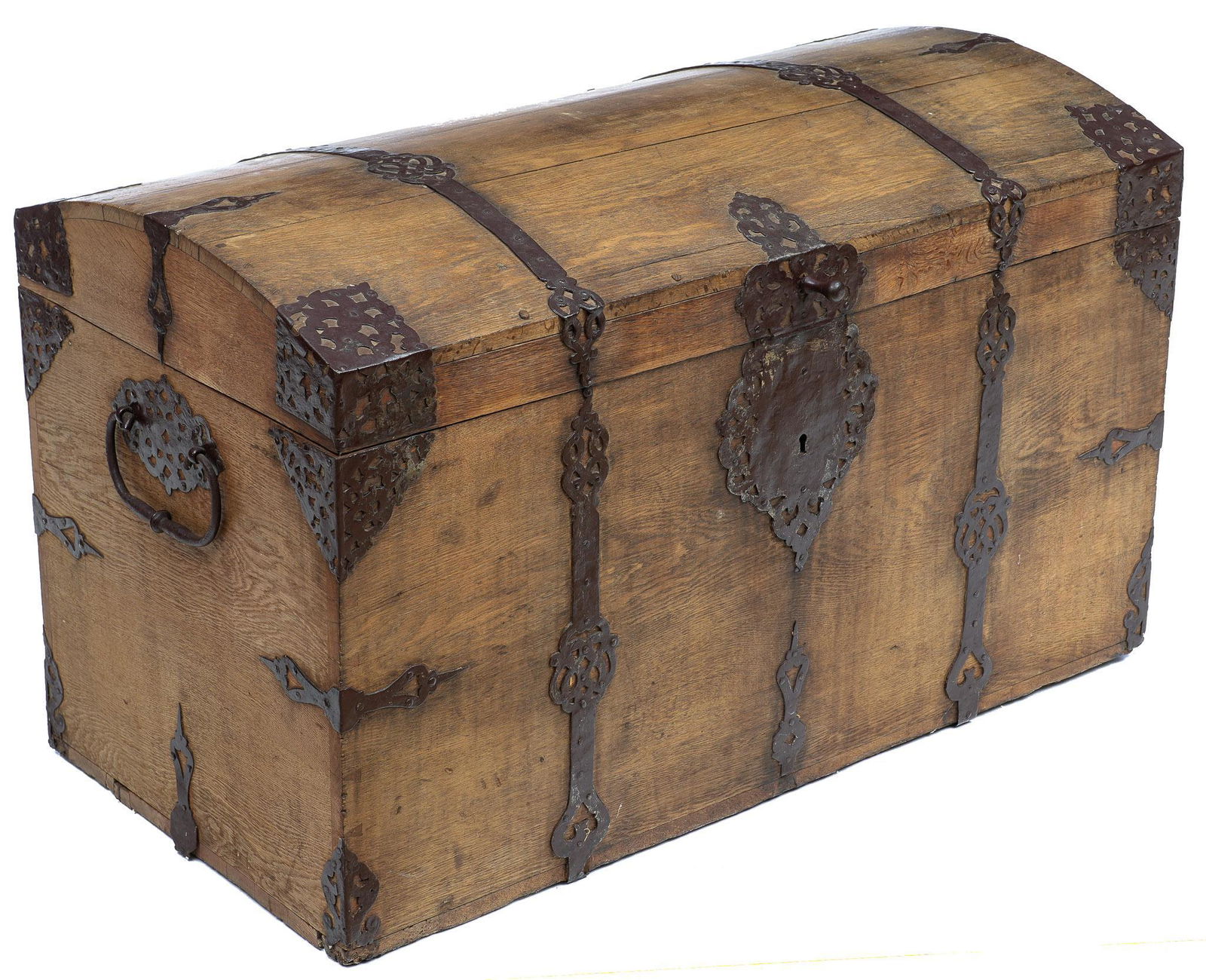 Swedish Farmhouse Trunk (1 of 6)